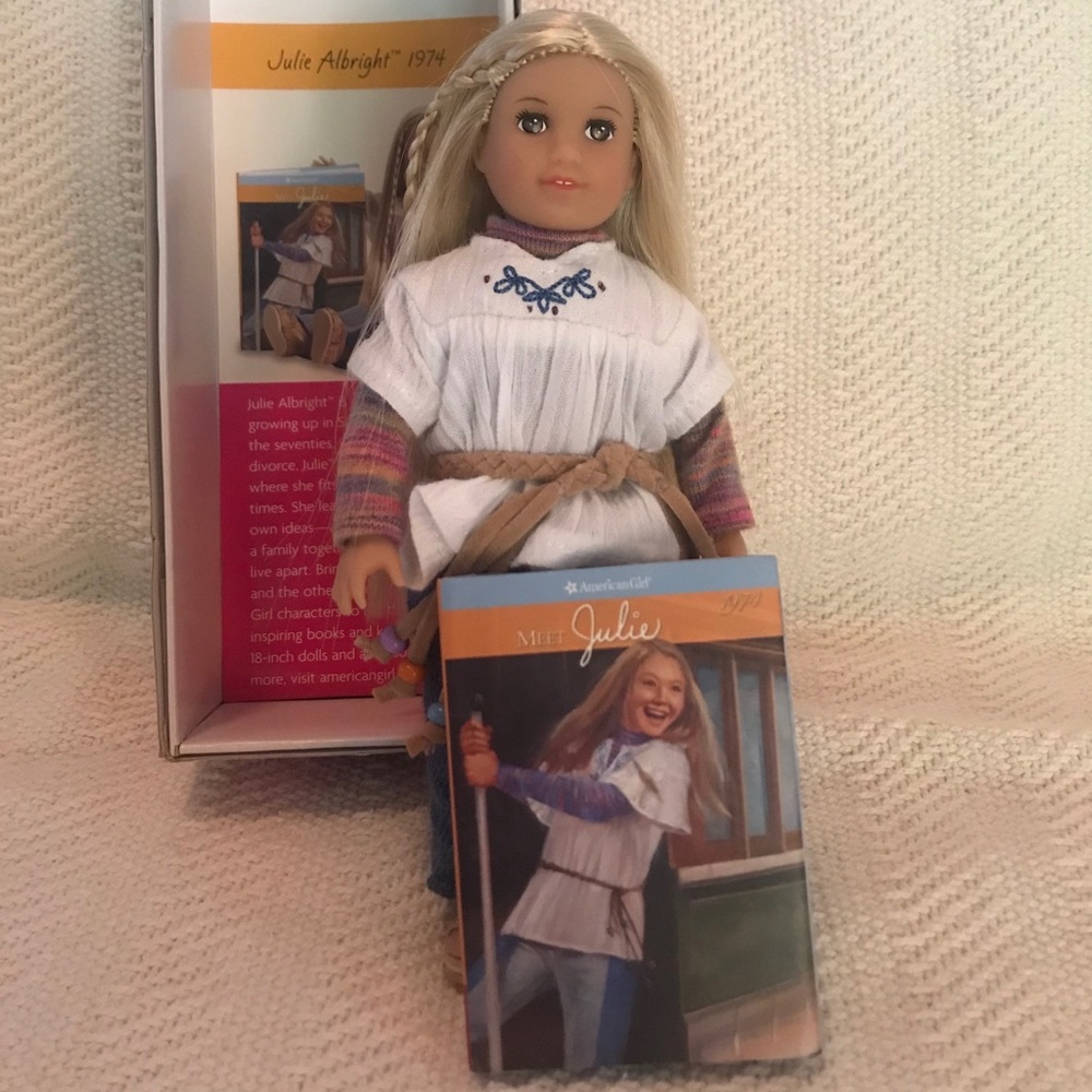 Julia Mini American Girl Doll (Perfect Condition)